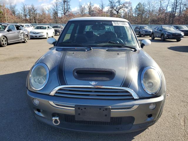 Photo 5 from auction – 2005 MINI COOPER S with VIN WMWRE33585TG98221