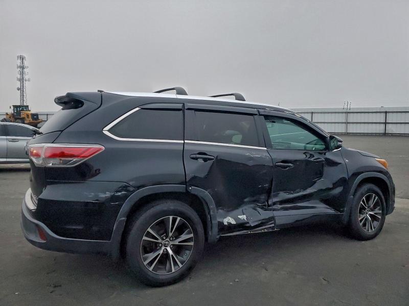 Photo 3 from auction – 2016 TOYOTA HIGHLANDER with VIN 5TDJKRFH3GS330996