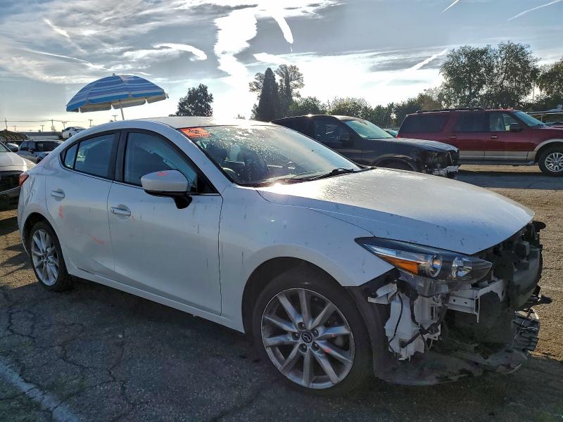 Zdjęcie 4 z aukcji – 2017 MAZDA 3 TOURING z VIN 3MZBN1V73HM126977