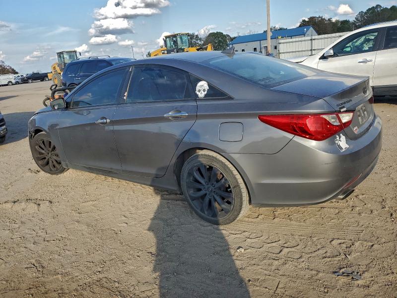Photo 2 from auction – 2011 HYUNDAI SONATA SE with VIN 5NPEC4AC1BH041353