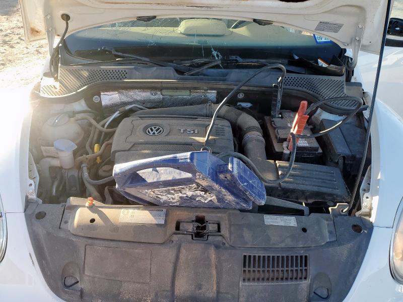 Photo 11 from auction – 2013 VOLKSWAGEN BEETLE with VIN 3VW8S7ATXDM825252