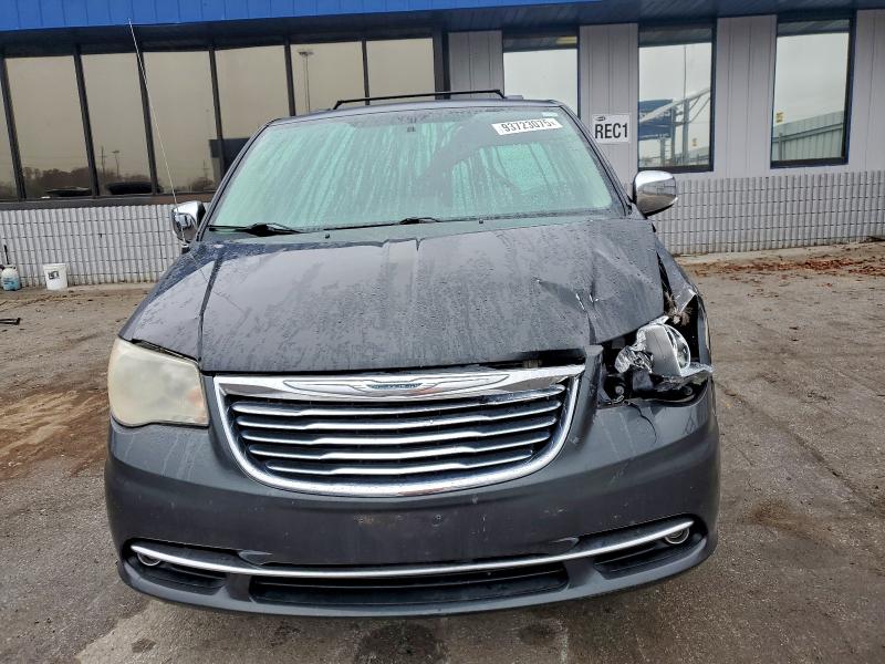 Photo 5 from auction – 2011 CHRYSLER TOWN & COU with VIN 2A4RR8DG8BR761106