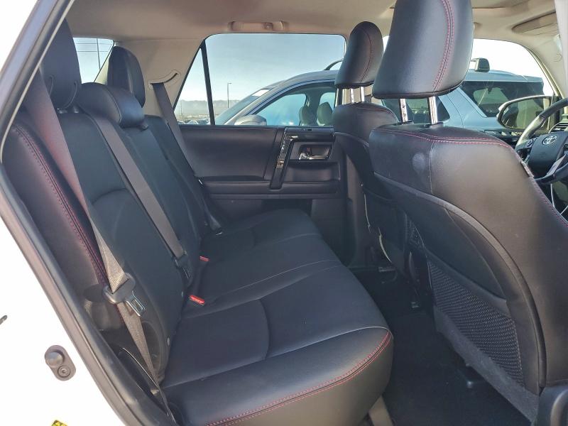 Photo 11 from auction – 2017 TOYOTA 4RUNNER SR with VIN JTEBU5JR7H5464792