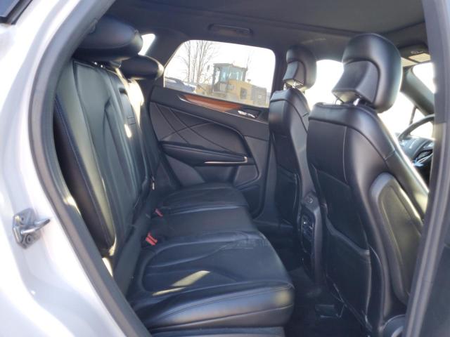Photo 10 from auction – 2016 LINCOLN MKC RESERV with VIN 5LMCJ3D94GUJ31691