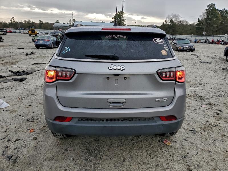 Photo 6 from auction – 2018 JEEP COMPASS LA with VIN 3C4NJCBB8JT468873