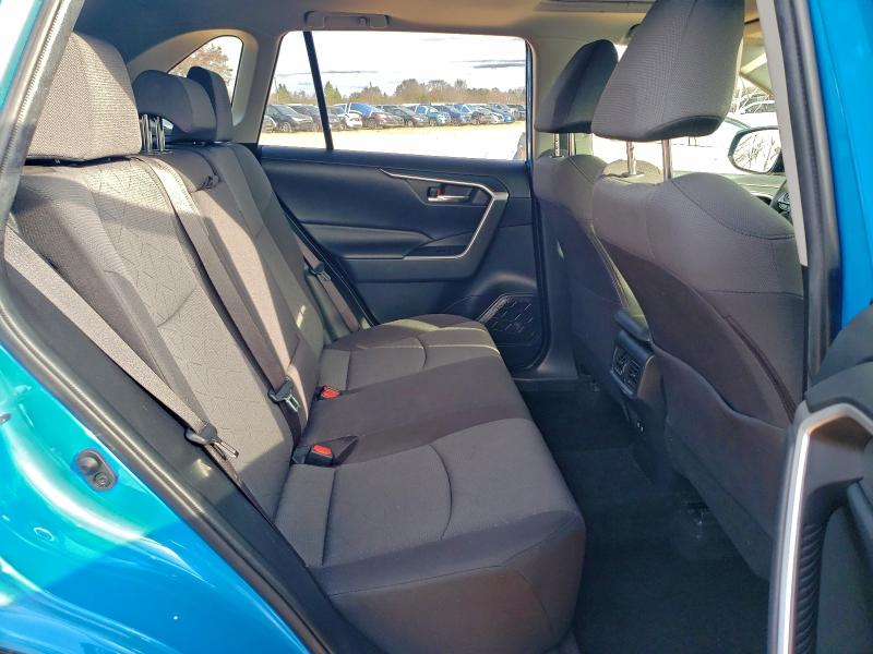 Photo 11 from auction – 2019 TOYOTA RAV4 XLE with VIN JTMP1RFV7KD025850