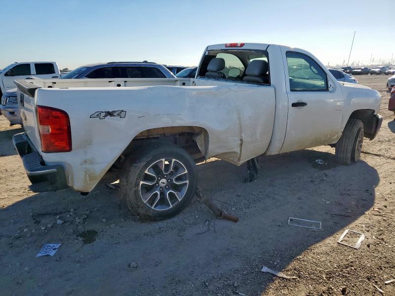 Photo 3 from auction – 2011 CHEVROLET SILVERADO with VIN 1GCNKPE07BZ244308