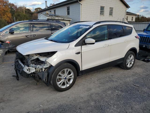 FORD ESCAPE SE 2017 with VIN 1FMCU9GD6HUD25962 - Photo from auction