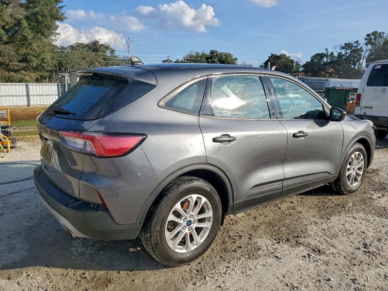 Photo 3 from auction – 2021 FORD ESCAPE S with VIN 1FMCU0F64MUA17617