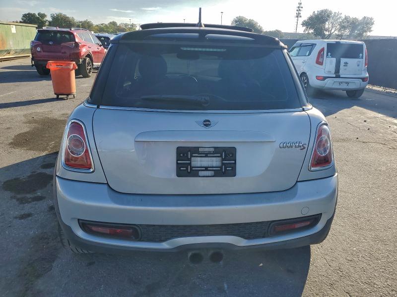 Photo 6 from auction – 2011 MINI COOPER S with VIN WMWSV3C53BTY14581