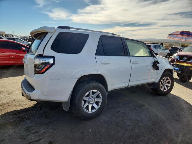 Photo 3 from auction – 2015 TOYOTA 4RUNNER SR with VIN JTEBU5JR4F5237119