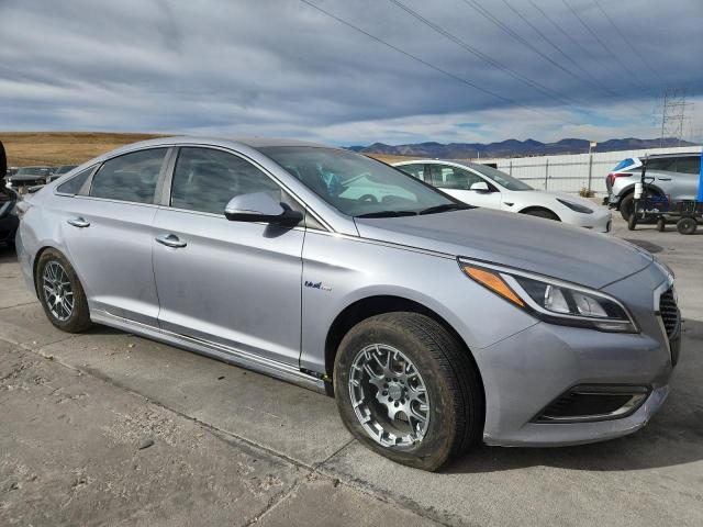 Photo 4 from auction – 2016 HYUNDAI SONATA HYB with VIN KMHE24L11GA013884