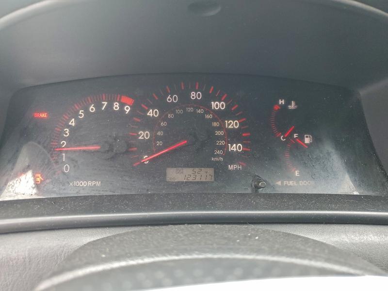Photo 9 from auction – 2005 TOYOTA COROLLA XR with VIN 2T1BY30EX5C368469
