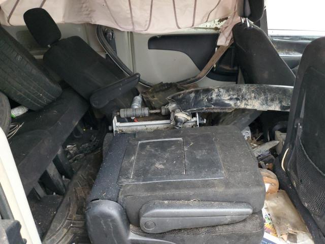 Photo 11 from auction – 2016 CHRYSLER TOWN & COU with VIN 2C4RC1BG0GR100937