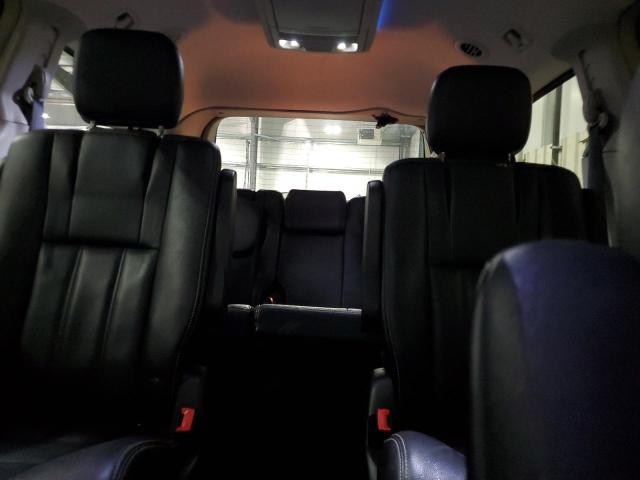 Photo 10 from auction – 2016 CHRYSLER TOWN & COU with VIN 2C4RC1BG9GR237715