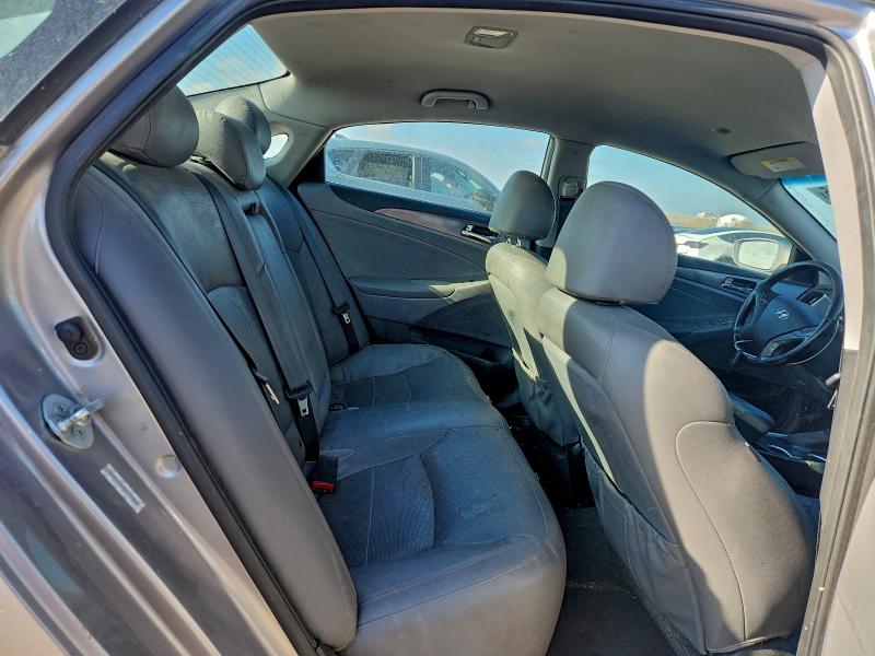 Photo 10 from auction – 2014 HYUNDAI SONATA with VIN KMHEC4A40EA102854