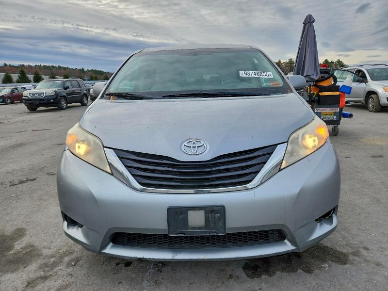 Photo 5 from auction – 2011 TOYOTA SIENNA LE with VIN 5TDKK3DC0BS142017