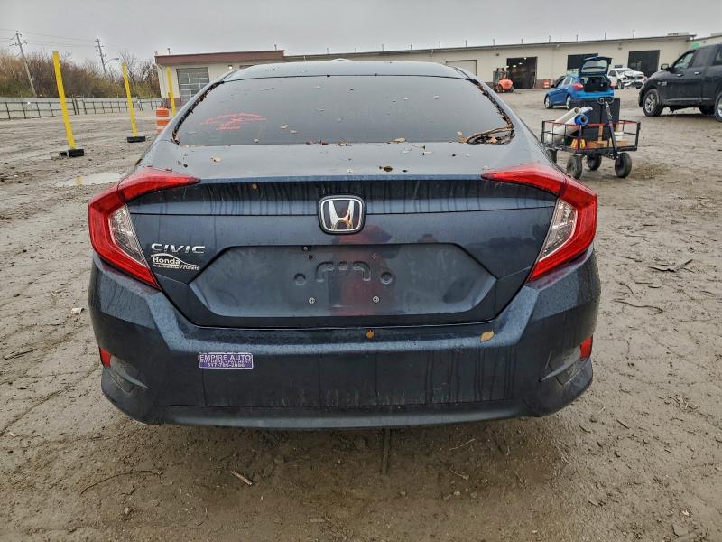 Photo 6 from auction – 2018 HONDA CIVIC with VIN 19XFC2F52JE019268