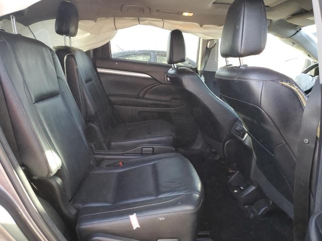Photo 11 from auction – 2017 TOYOTA HIGHLANDER with VIN 5TDJZRFH9HS377169