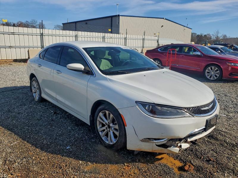Photo 4 from auction – 2015 CHRYSLER 200 LIMITE with VIN 1C3CCCAB9FN557270