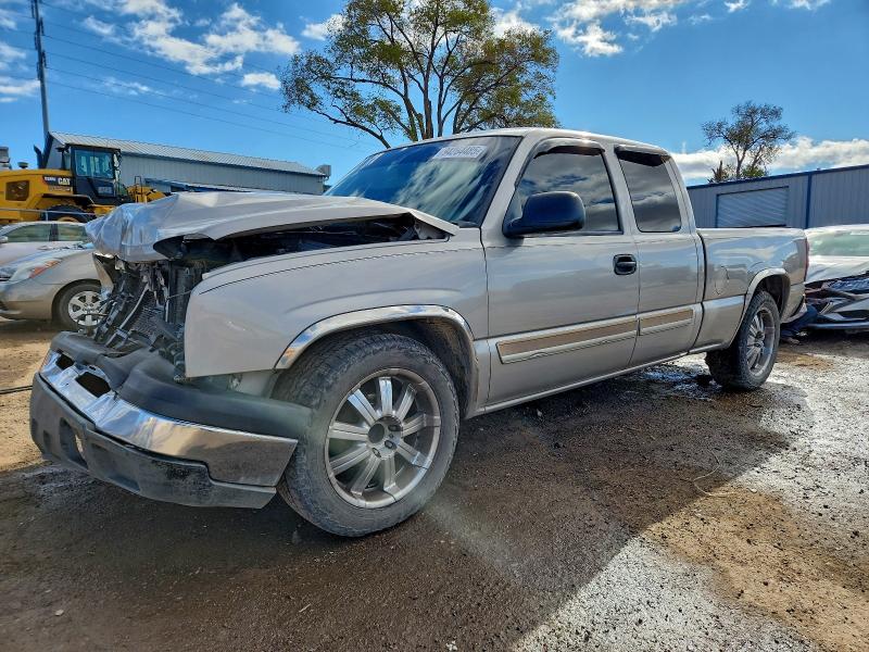 CHEVROLET SILVERADO 2004 with VIN 2GCEC19T641186928 - Photo from auction