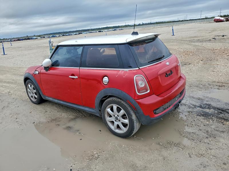 Photo 2 from auction – 2010 MINI COOPER with VIN WMWMF7C58ATZ69770