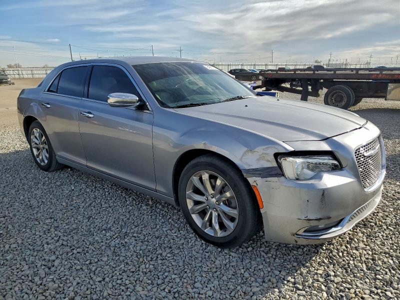 Photo 4 from auction – 2016 CHRYSLER 300C with VIN 2C3CCAKG2GH111521