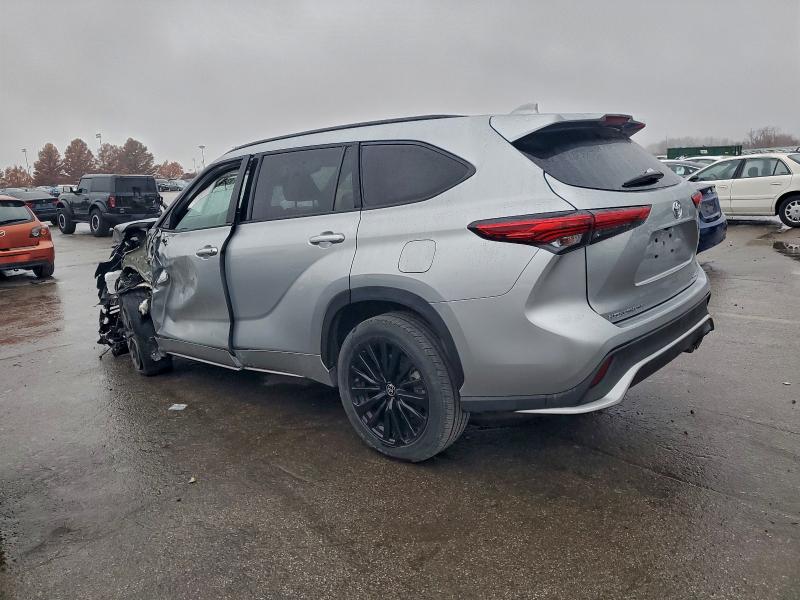 Photo 2 from auction – 2023 TOYOTA HIGHLANDER with VIN 5TDKDRBH6PS011001