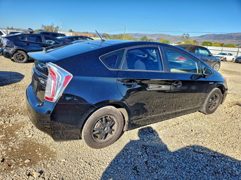 Photo 3 from auction – 2013 TOYOTA PRIUS with VIN JTDKN3DU1D0343480