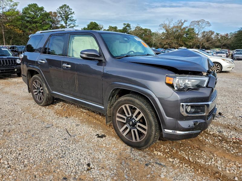 Photo 4 from auction – 2017 TOYOTA 4RUNNER SR with VIN JTEZU5JR8H5154892