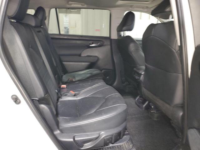 Photo 11 from auction – 2024 TOYOTA HIGHLANDER with VIN 5TDKBRCH5RS638943