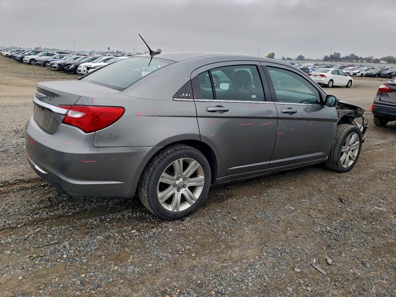Photo 3 from auction – 2013 CHRYSLER 200 LX with VIN 1C3CCBAB5DN705695