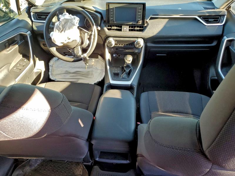 Фото 8 с аукциона – 2020 TOYOTA RAV4 с VIN JTMF1RFVXLD061819