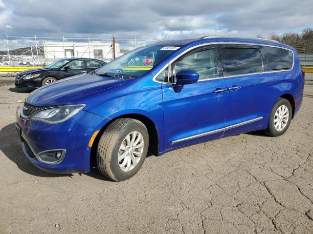 CHRYSLER PACIFICA T 2018 with VIN 2C4RC1BG6JR318095 - Photo from auction