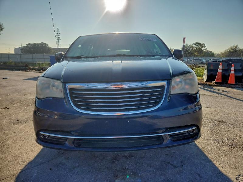 Photo 5 from auction – 2013 CHRYSLER TOWN & COU with VIN 2C4RC1BG6DR778507