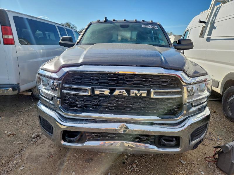 Photo 5 from auction – 2019 RAM 3500 TRADE with VIN 3C63RRGL4KG642427