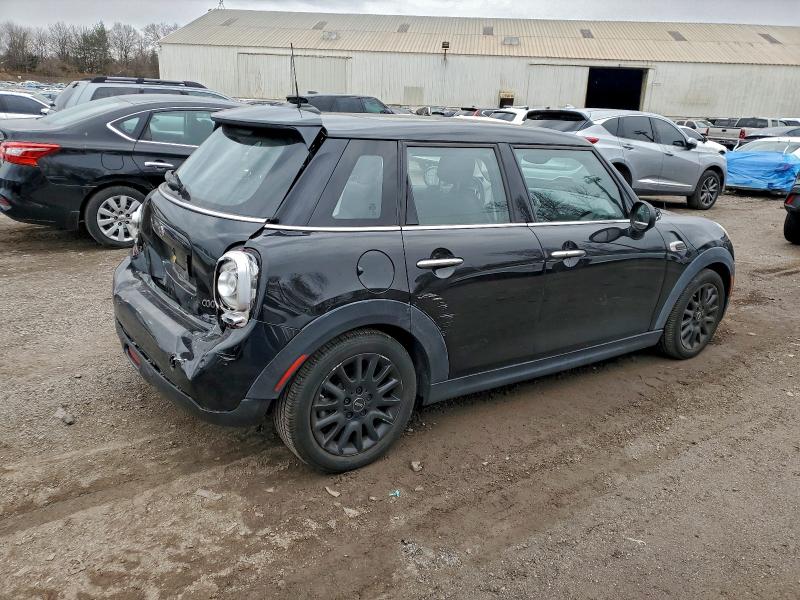 Photo 3 from auction – 2017 MINI COOPER with VIN WMWXU1C30H2F77352