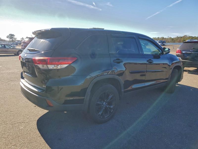 Photo 3 from auction – 2019 TOYOTA HIGHLANDER with VIN 5TDBZRFH0KS951122