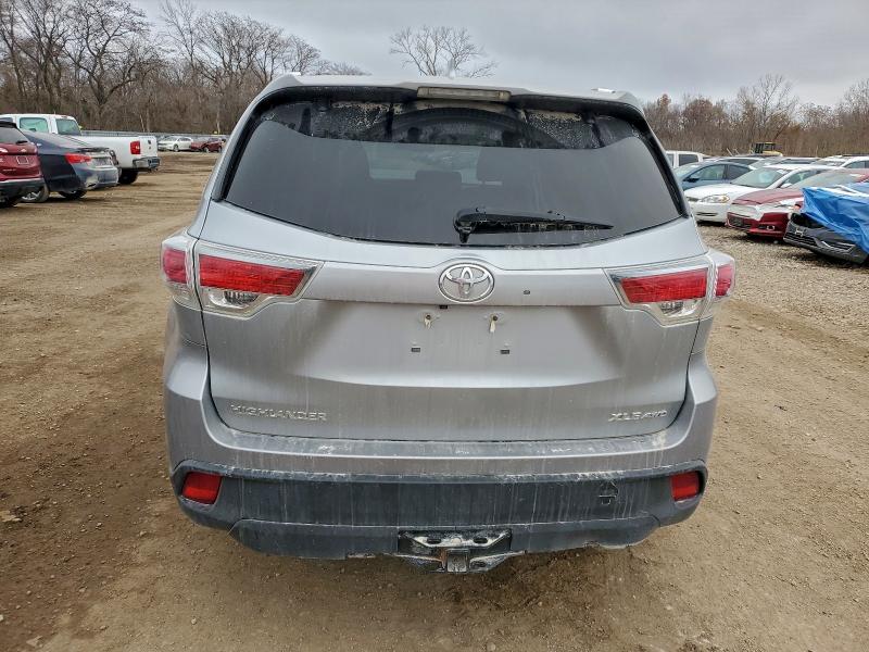 Photo 6 from auction – 2015 TOYOTA HIGHLANDER with VIN 5TDJKRFH8FS178597