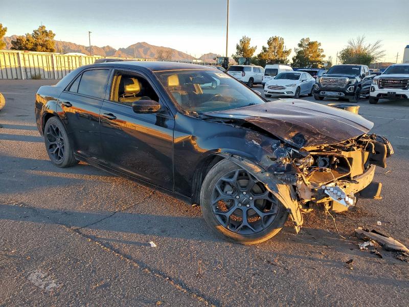 Photo 4 from auction – 2019 CHRYSLER 300 S with VIN 2C3CCABG4KH533766