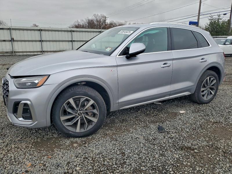 AUDI Q5 PREMIUM 2022 with VIN WA1EAAFY7N2082725 - Photo from auction