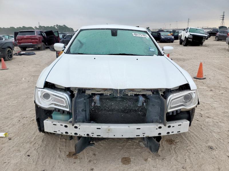 Photo 5 from auction – 2016 CHRYSLER 300 LIMITE with VIN 2C3CCAAG6GH261312