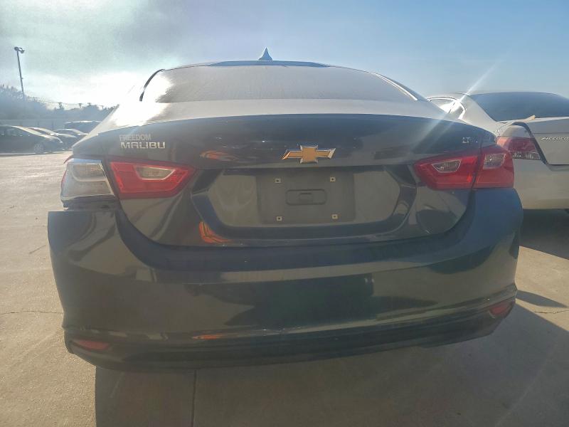 Photo 6 from auction – 2017 CHEVROLET MALIBU LT with VIN 1G1ZE5STXHF115946