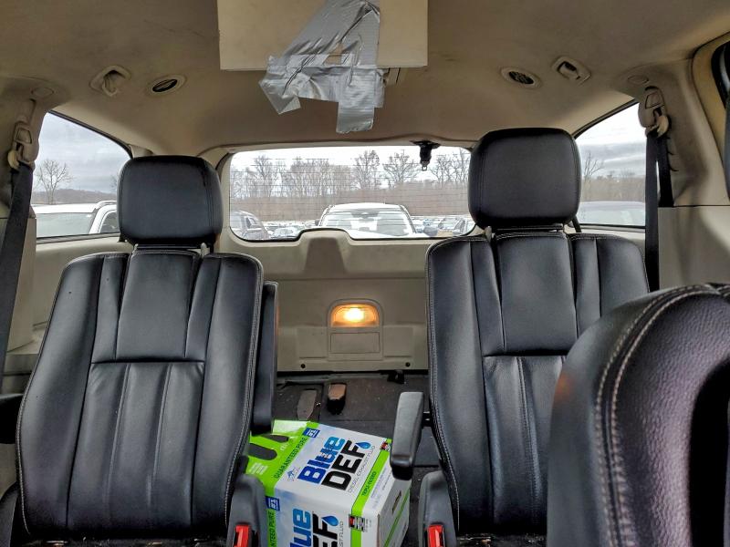 Photo 10 from auction – 2014 CHRYSLER TOWN & COU with VIN 2C4RC1BG2ER382494