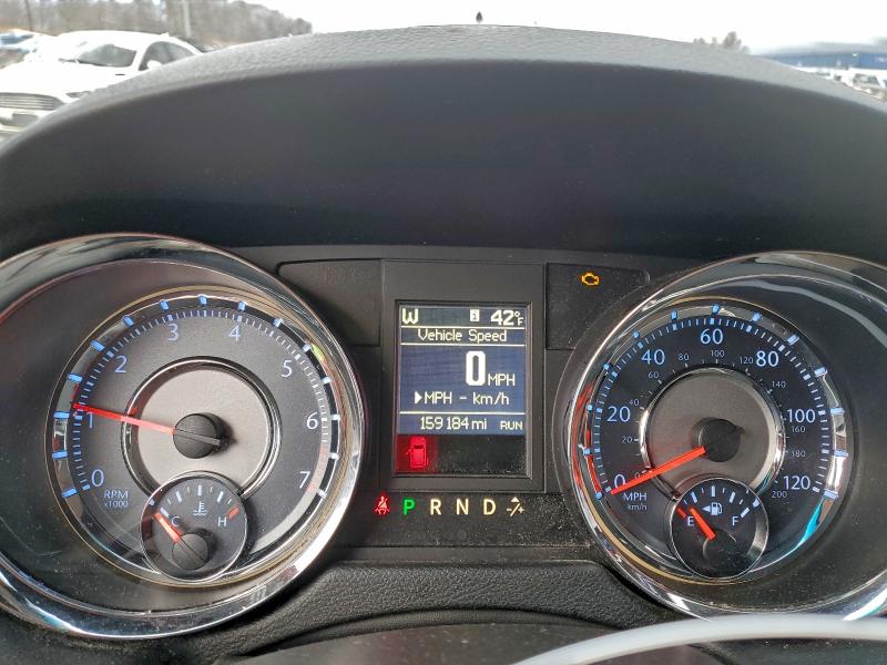Photo 9 from auction – 2014 CHRYSLER TOWN & COU with VIN 2C4RC1CGXER344039