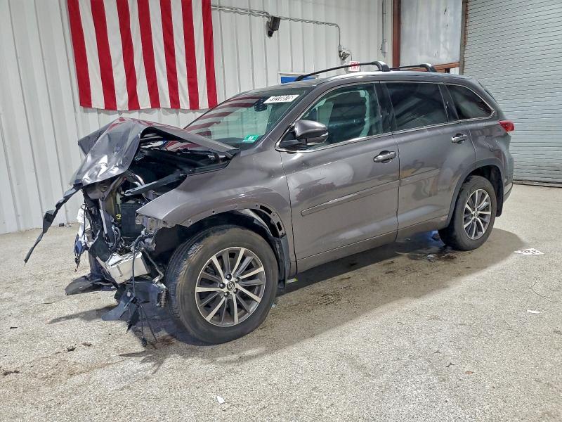 TOYOTA HIGHLANDER 2018 z numerem VIN 5TDJZRFHXJS905405 - Zdjęcie z aukcji