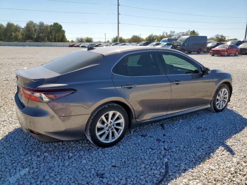 Photo 3 from auction – 2022 TOYOTA CAMRY LE with VIN 4T1C11AK2NU657295