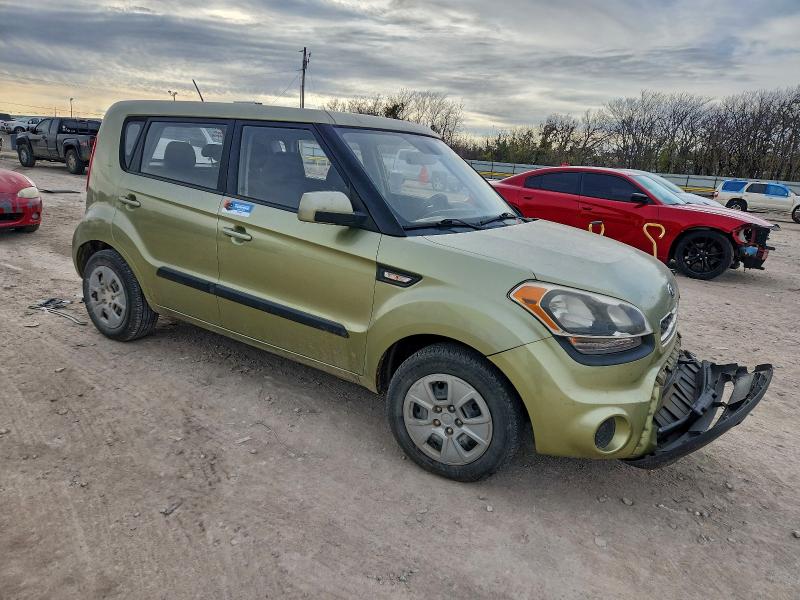 Photo 4 from auction – 2013 KIA SOUL with VIN KNDJT2A54D7577175