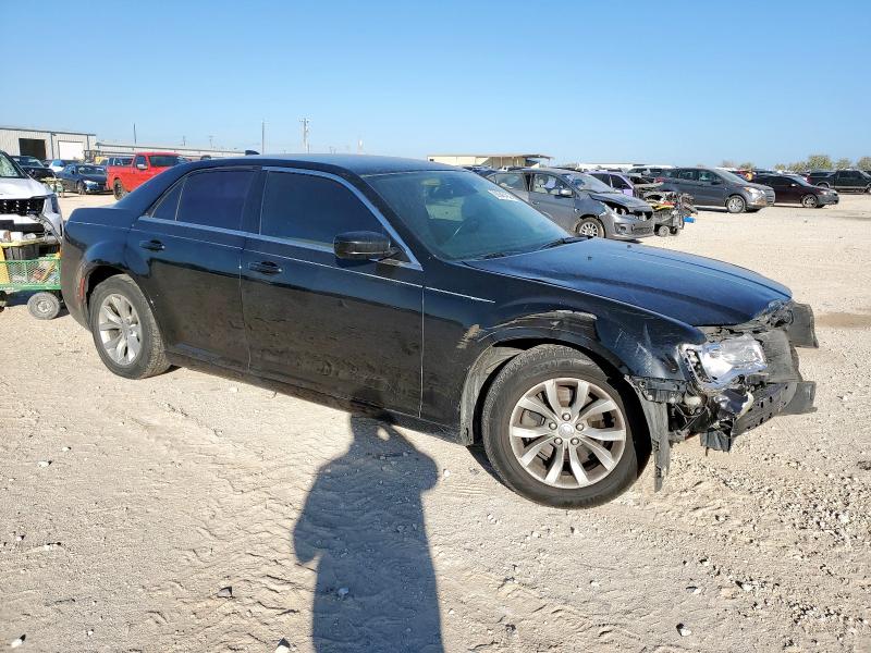 Photo 4 from auction – 2016 CHRYSLER 300 LIMITE with VIN 2C3CCAAG2GH156878