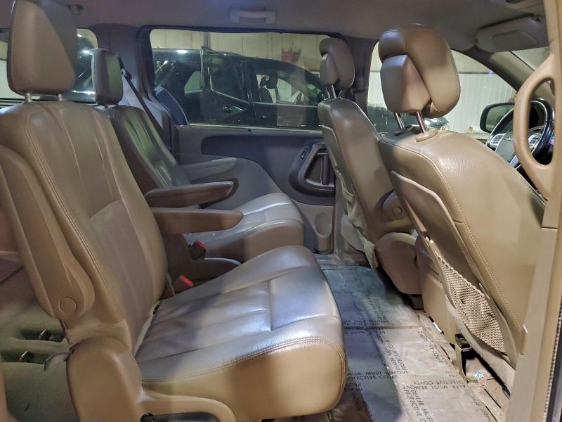 Photo 11 from auction – 2014 CHRYSLER TOWN & COU with VIN 2C4RC1BG6ER340104